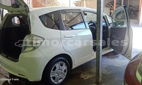 Acheter Occasion Voiture Honda Fit Blanc à Dili, Dili Acheter Occasion Voiture Honda Fit Blanc à Dili, Dili