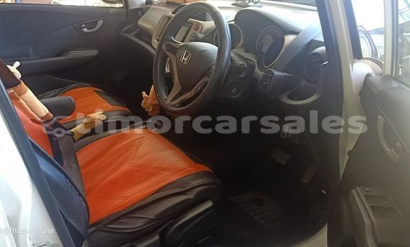 Acheter Occasion Voiture Honda Fit Blanc à Dili, Dili Acheter Occasion Voiture Honda Fit Blanc à Dili, Dili