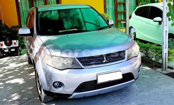 Buy Used Mitsubishi Outlander Silver Car in Dili in Dili