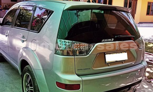 Buy Used Mitsubishi Outlander Silver Car in Dili in Dili Buy Used Mitsubishi Outlander Silver Car in Dili in Dili