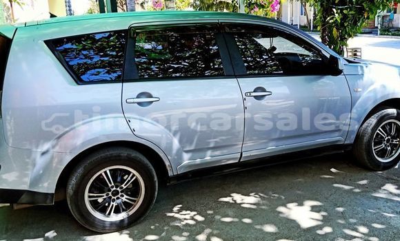 Buy Used Mitsubishi Outlander Silver Car in Dili in Dili Buy Used Mitsubishi Outlander Silver Car in Dili in Dili