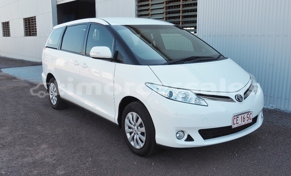 Buy Import Toyota Previa White Car in Dili in Dili