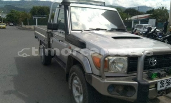 Buy Used Toyota Land Cruiser White Car in Dili in Dili
