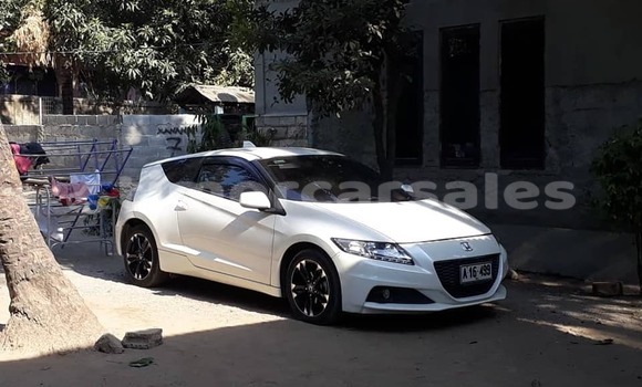 Buy Used Honda Cr–z White Car in Dili in Dili Buy Used Honda Cr–z White Car in Dili in Dili